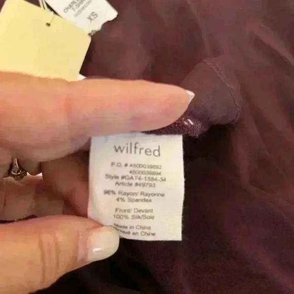 BNWT Wilfred Silk Charleville Long Sleeved Shirt in Deep Eggplant Size XS - Picture 7 of 8